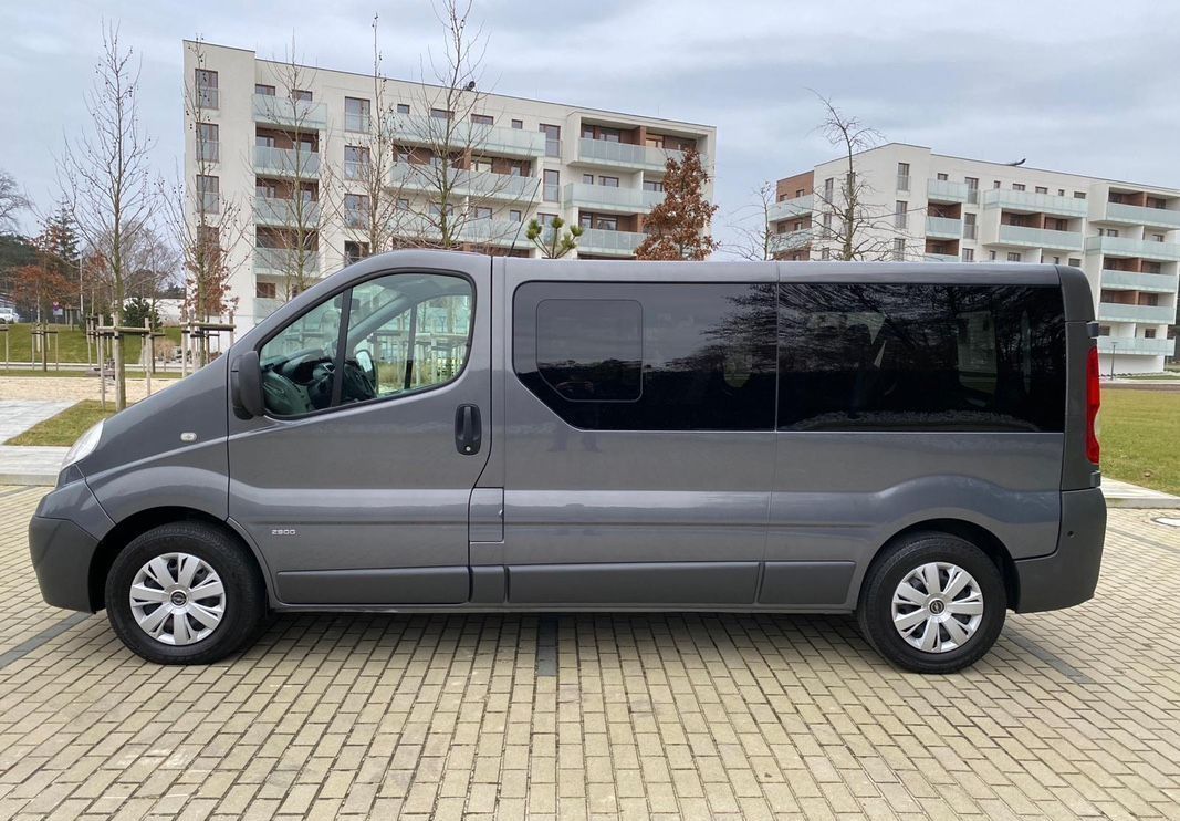 Opel Vivaro 2.0 dCi 115 Combi L2H1