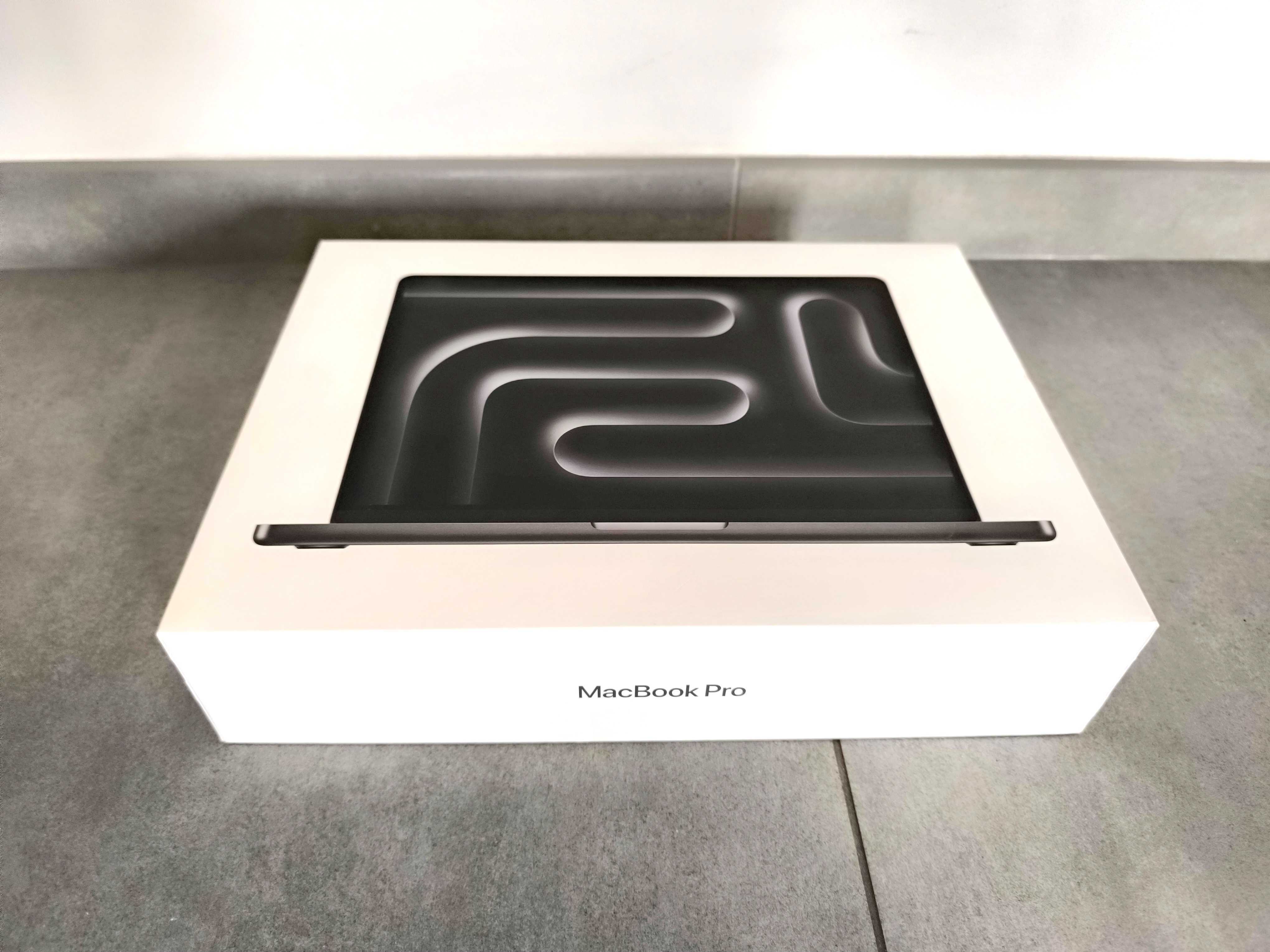 Pudełko po Apple MacBook Pro (A2992, rok 2023), 14 cali