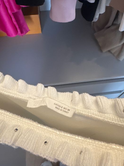 biała sukienka Zara