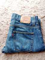 Ciemnoniebieskie jeansy levi's 506