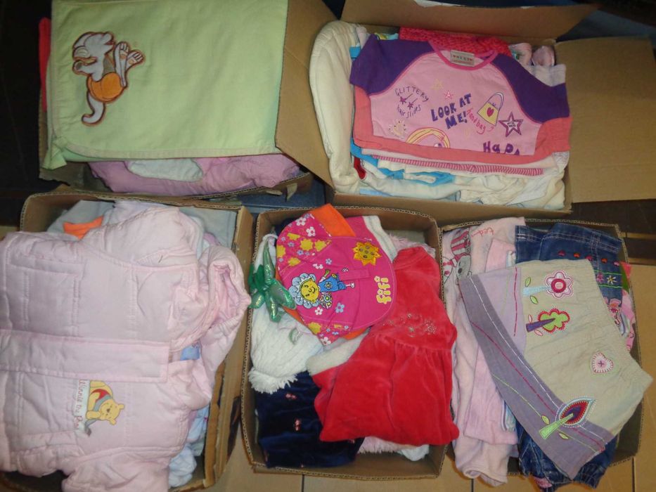 zestaw ciuszków dla niemowlaka po córce oddam za darmo r. 0-12 m.