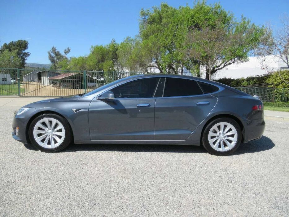 Tesla Model S 75D      2017