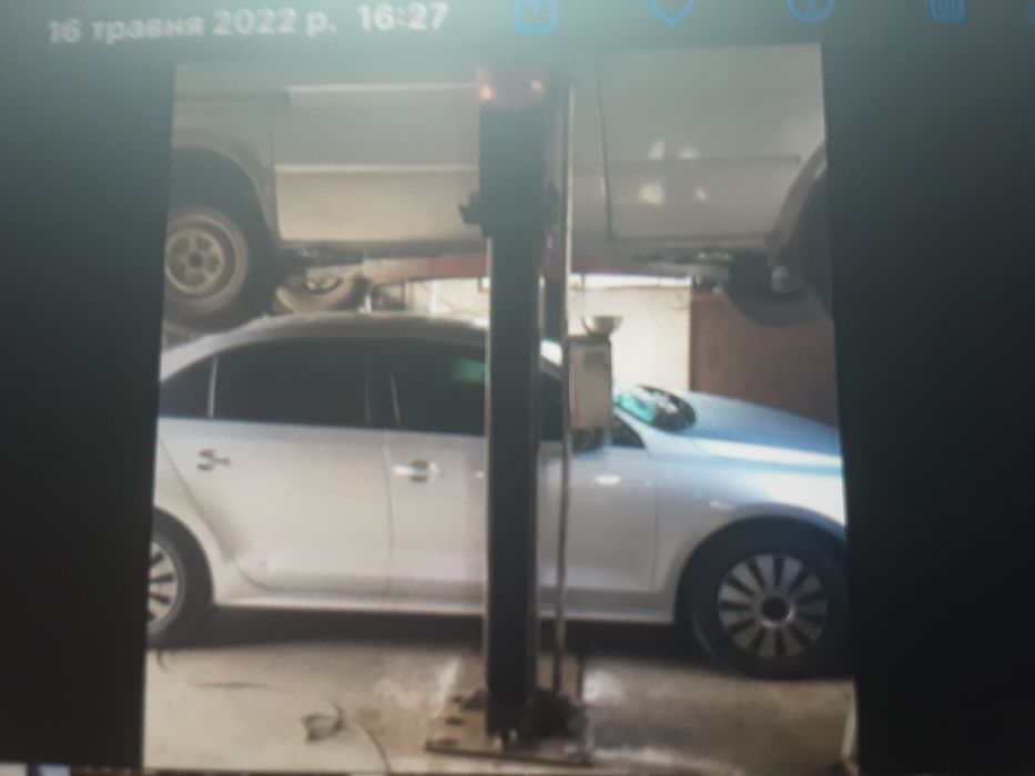 Підйомнмк автомобільний