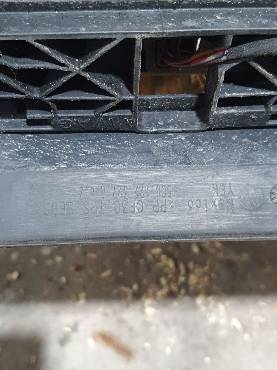 Жалюзі радіатора VW Jetta 16 USA з двигуном 5C6-122-321-B (5C6122321C)
