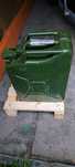 kanister metalowy 20L baniak