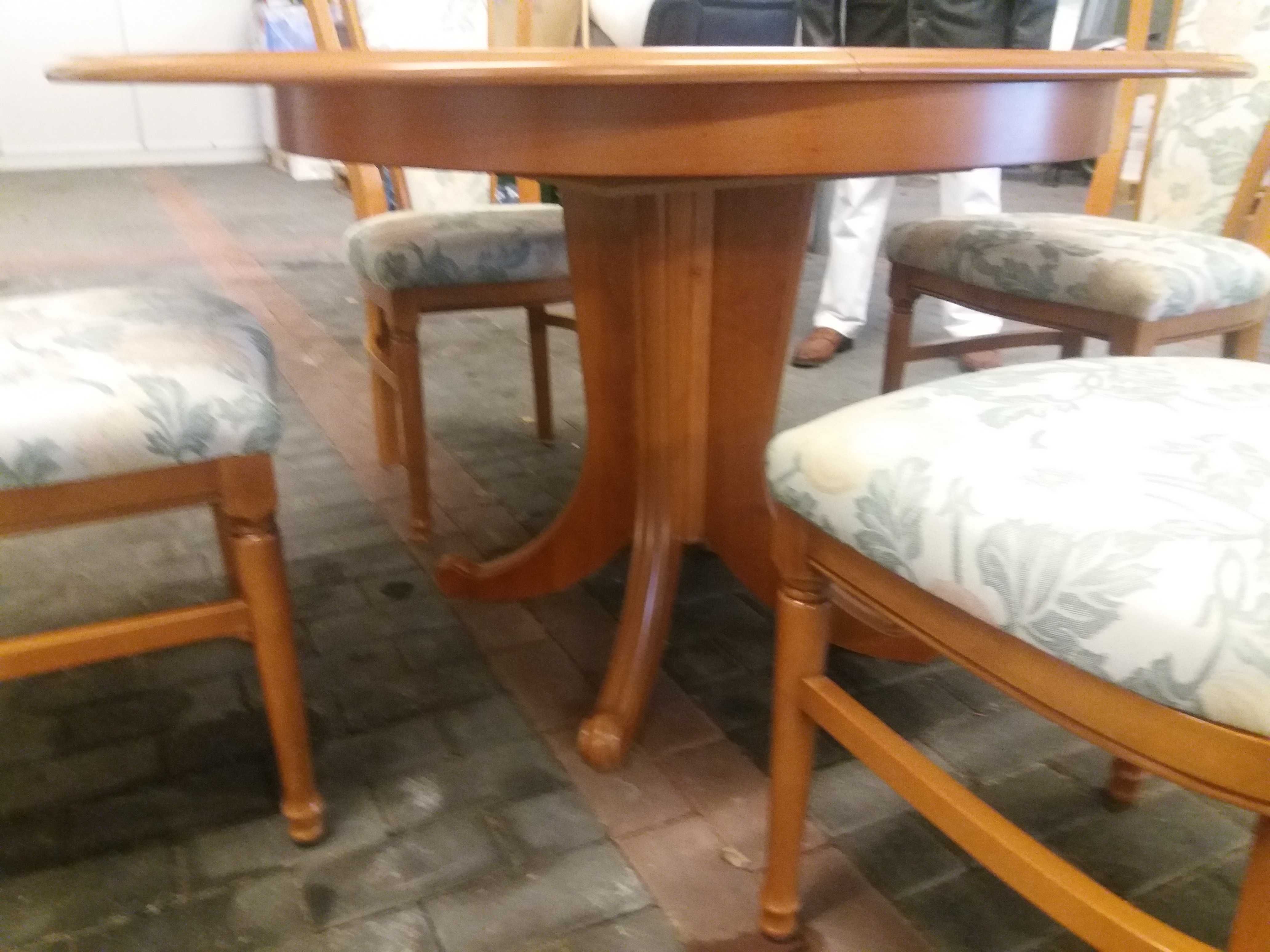 Meble nowe - stół plus 4 krzesła w drewnie naturalnym na sprzedaż !