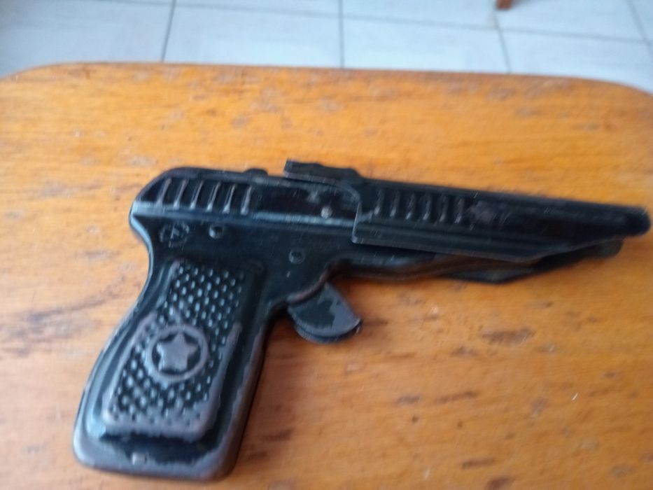 Игрушка советский пистолет