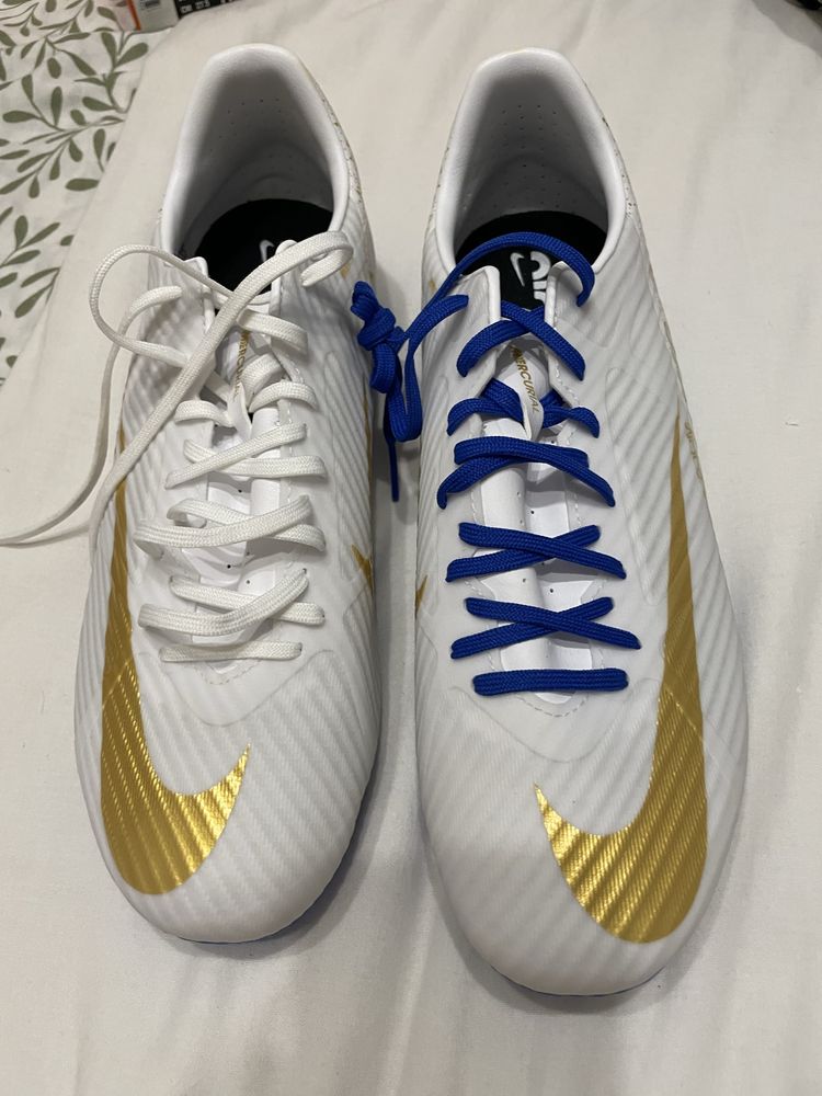 Chuteiras.  Nike.