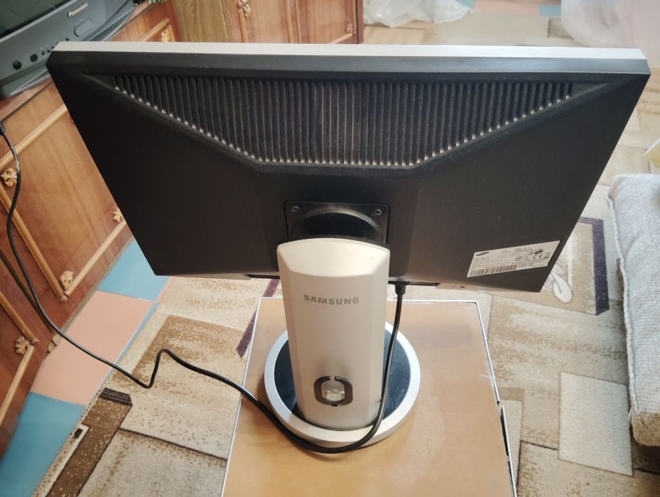 Монітор Samsung в гарному стані