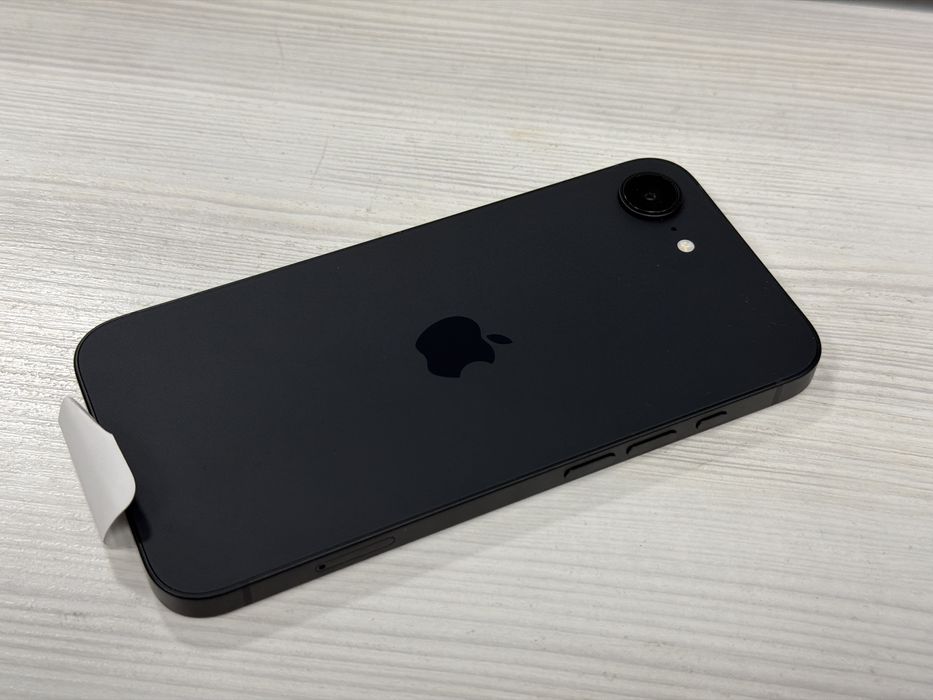 Apple iPhone 16e 128GB 6,1" 48Mpix Czarny