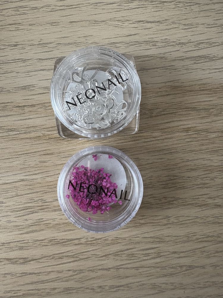 Zestaw do manicure hybrydowego, 2 lakiery i ozdoba, neonail