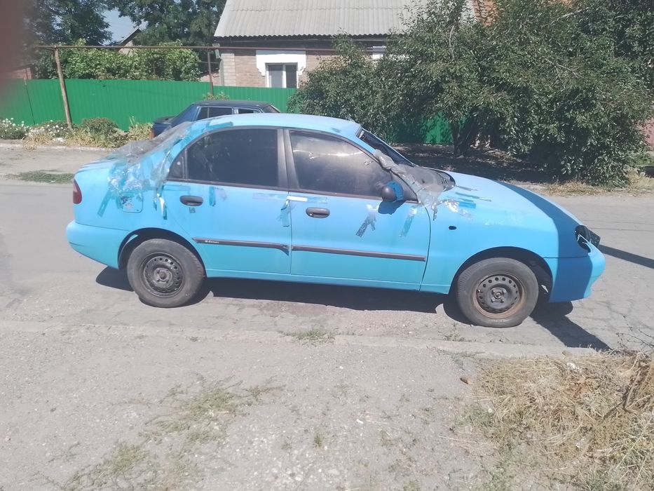 Продам ланос по запчастям.