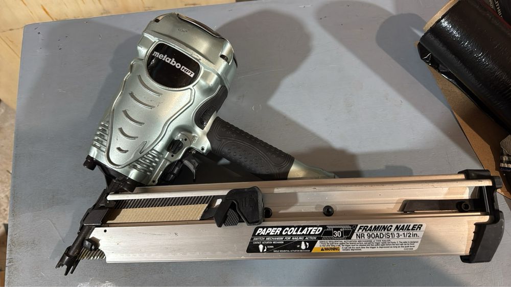 Нейлер Metabo HPT  пневмопистолет 30-34 кут