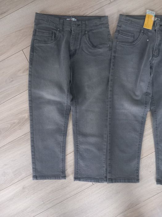 Jeansy chłopięce bliźniaki 122/128 NOWE