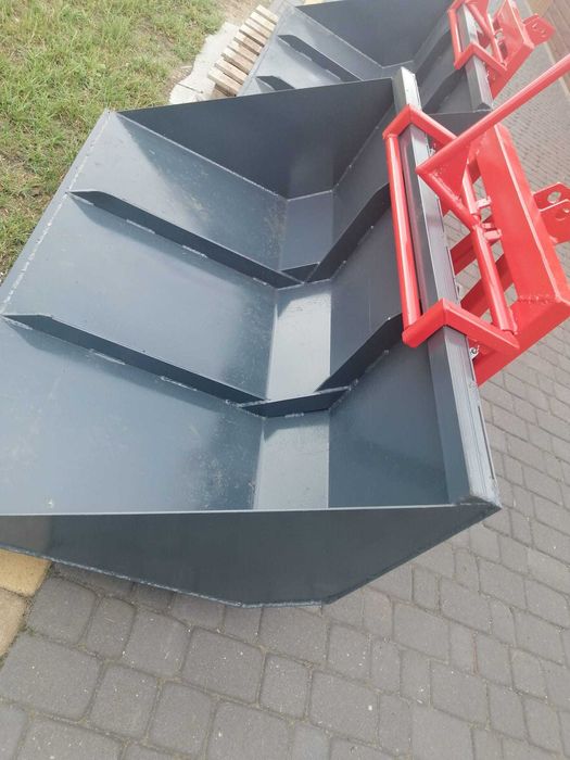 Łyżka pług do śniegu łycha kiper na tył ciągnika C330 C360 transport