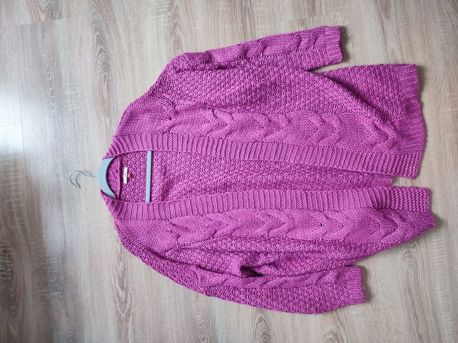 Kardigan z warkoczem różowy