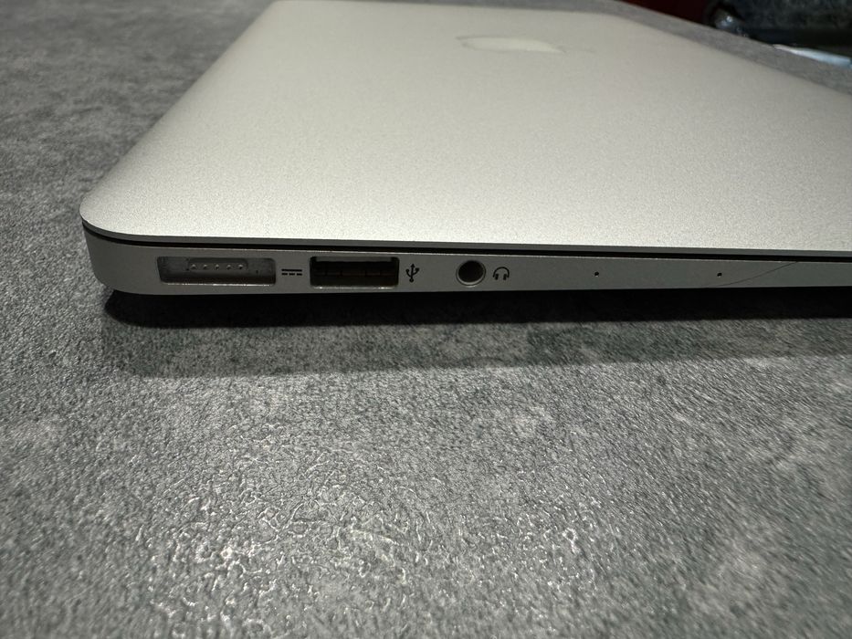 Ноутбук 11.6'' Macbook Air A1465 (i5 1.6GHz/4/128) Silver