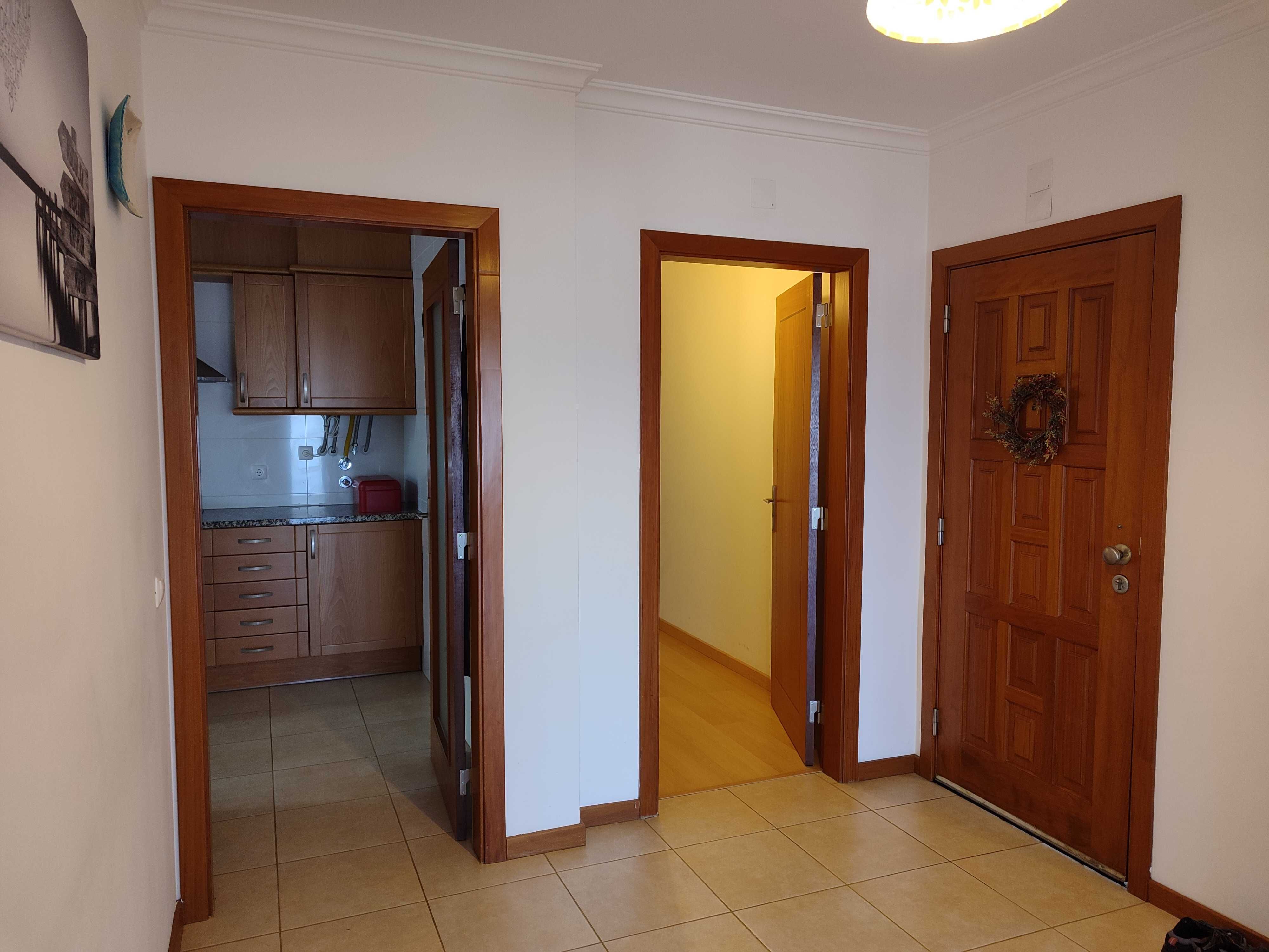 Arrenda-se apartamento T3 na Rua Gruta da Moura, em Coimbra