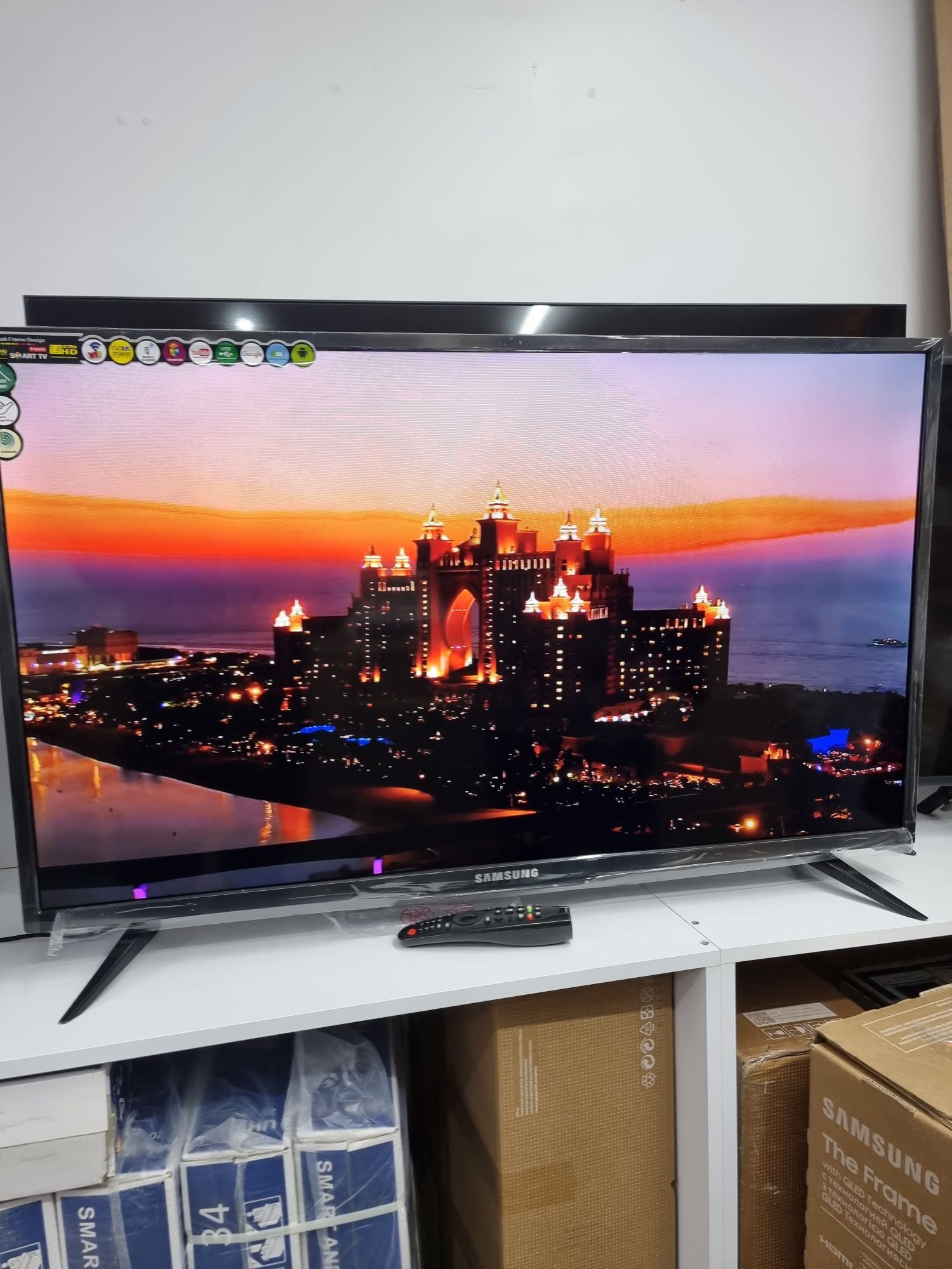 Телевізор 43" SmartTV UHD TV Android 13 WiFi T2