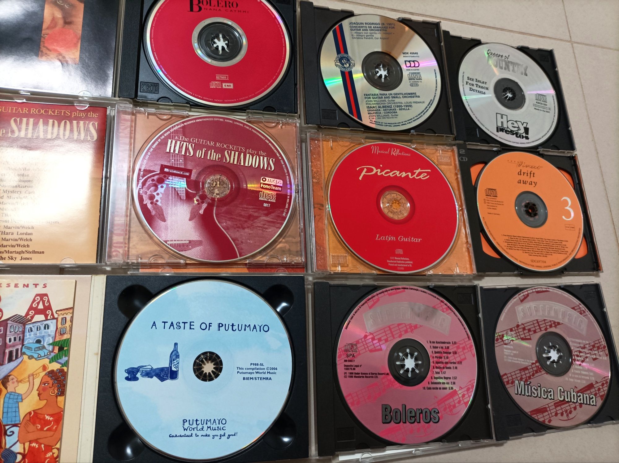 Lote de 9 CDs (Música Latina / Country / Bolero)