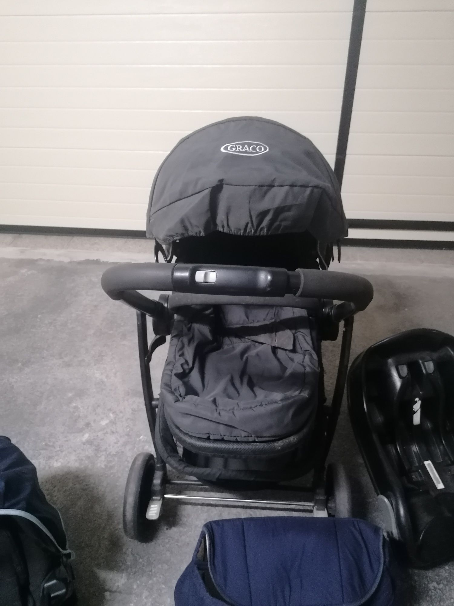 Vendo carrinho bebé com alcofa e ovo