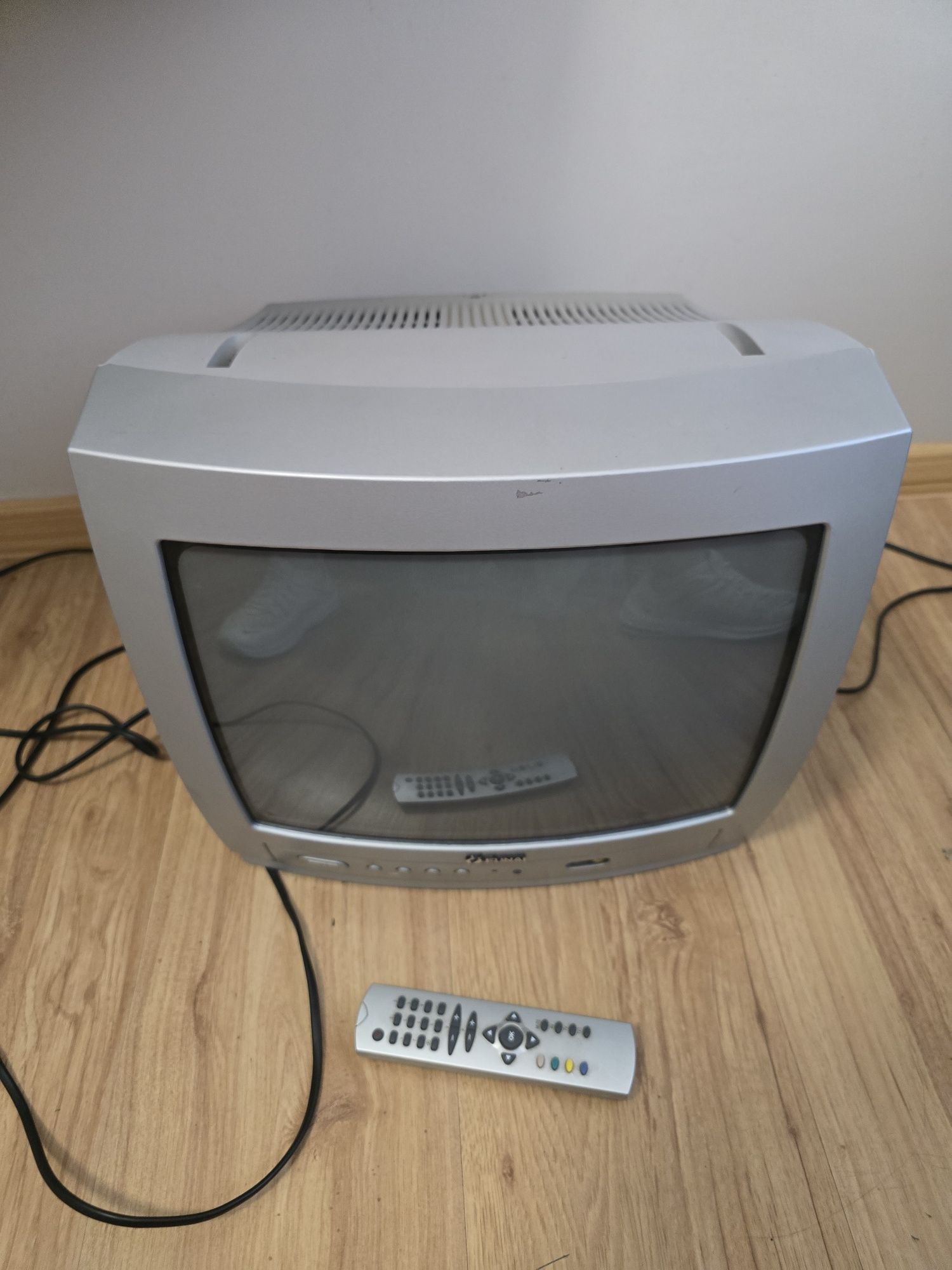 Telewizor Funai 14 cali kineskopowy z pilotem
