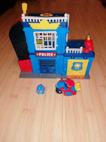Super Zings Komisariat Policji