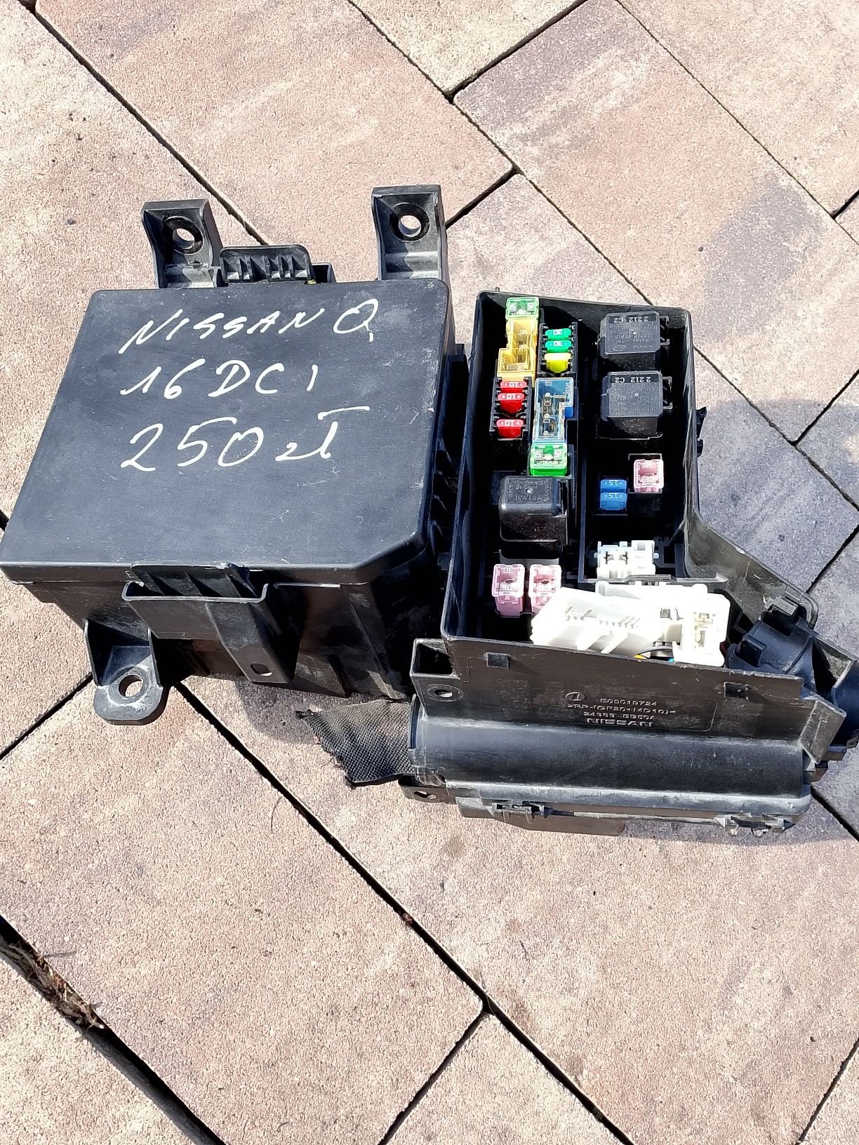 Skrzynka bezpieczników Nissan Qashqai J10 1.6 DCI,24383BB50A