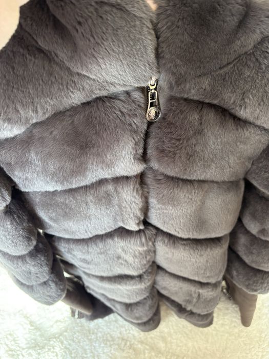 Шуба з натурального хутра шиншилки. Колір шоколад. Розмір 42