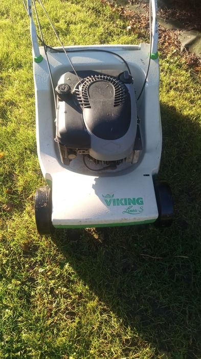 Kosiarka spalinowa Viking z napędem i koszem