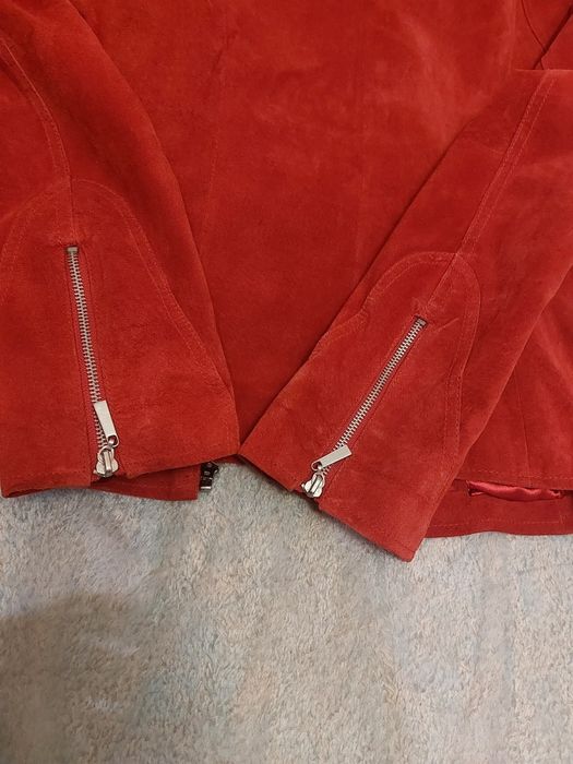 Замшевая,кожаная куртка-пиджак.