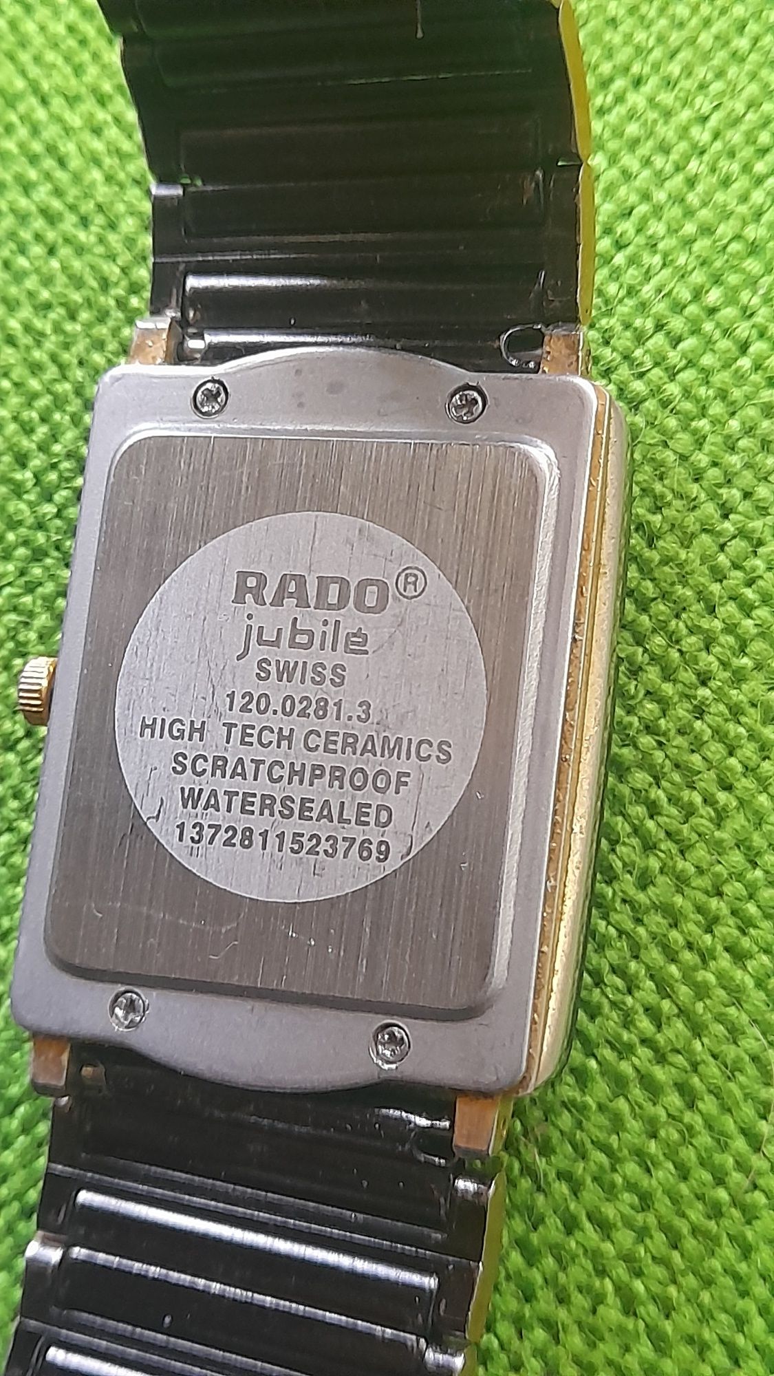 Часы  кварцевые  RADO