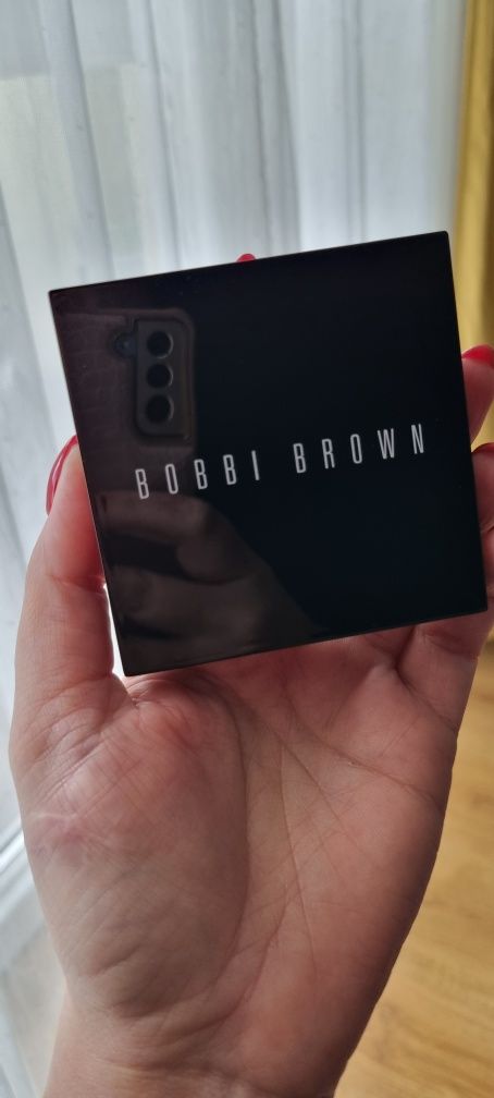 Rozświetlacz Bobbi Brown