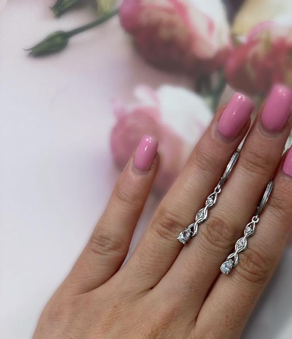 Неймовірно ніжні срібні сережки висючки  , стильно і красиво виглядают