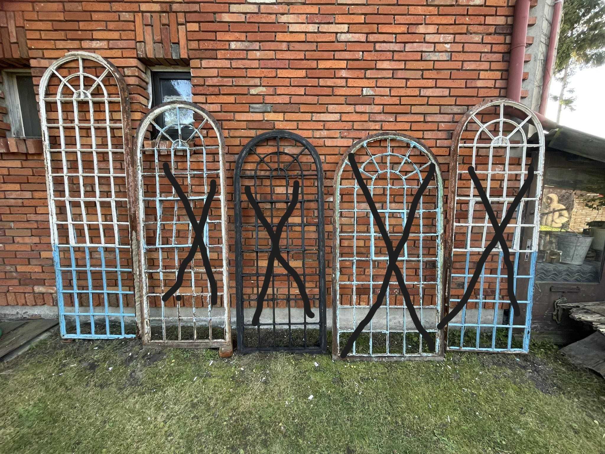 Stare  łukowe  rustykalne okna witrażowe żeliwne metalowe