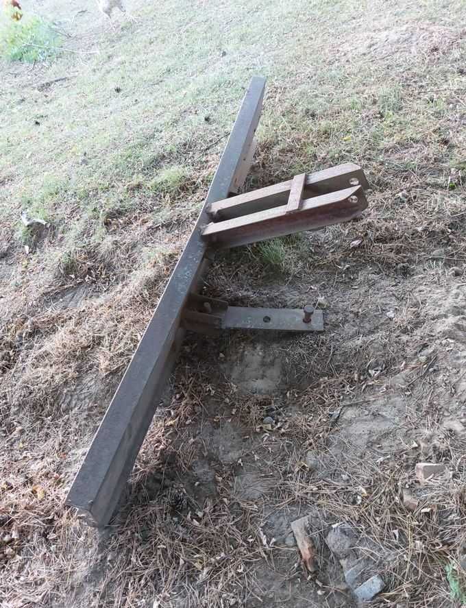 Pług do odśnieżania/równania terenu na belkę do traktora