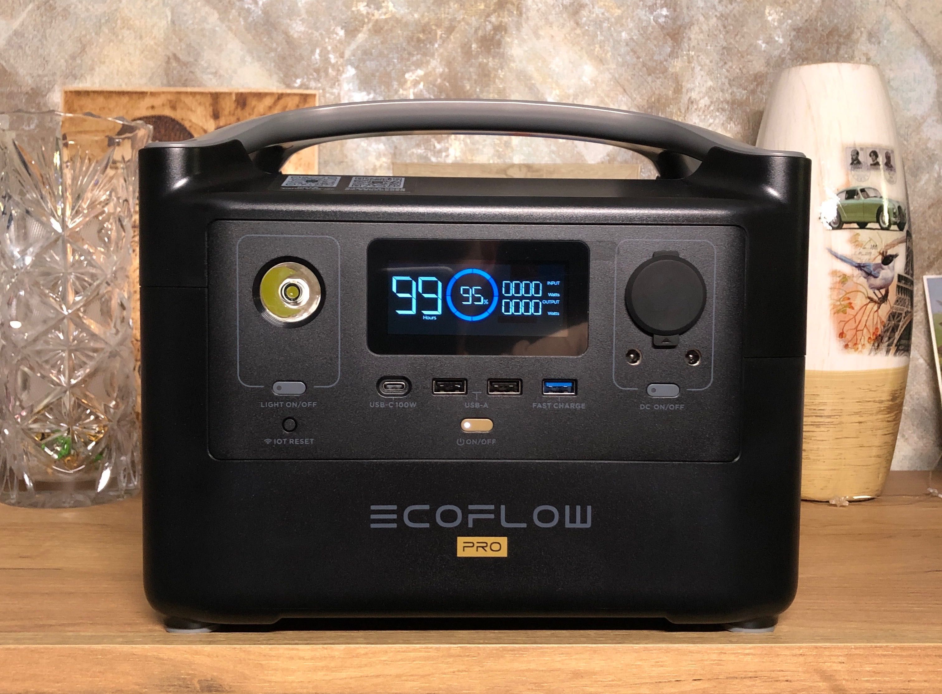 Зарядна станція EcoFlow River Pro 1200W max, 720Wh RiverPro