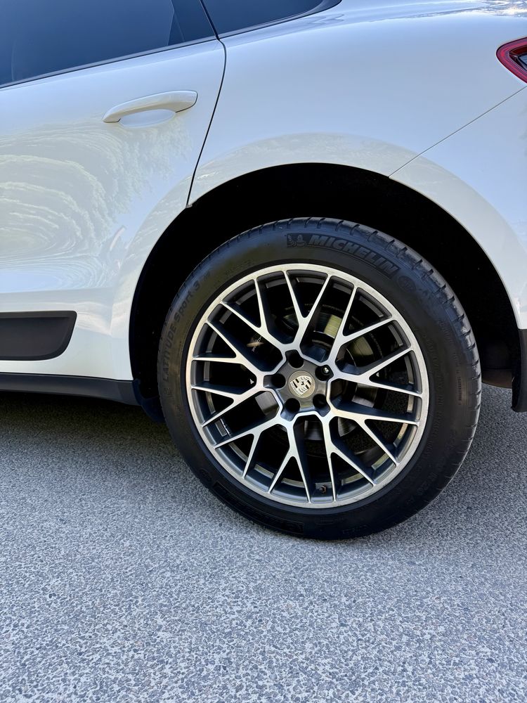 Porsche Macan 2.0 White Pearl
