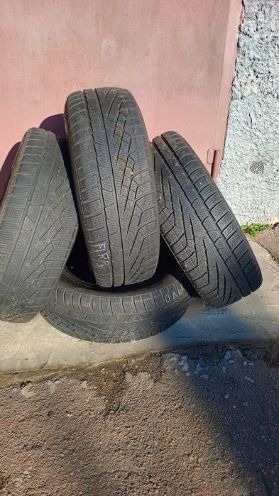 Зимові шини 215 55 16