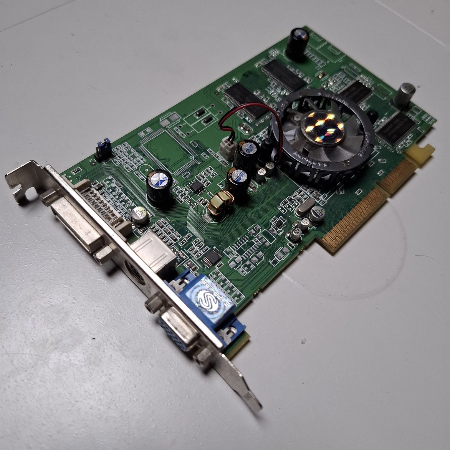 ATI Radeon 9600 Pro Sapphire Advantage  128mb AGP