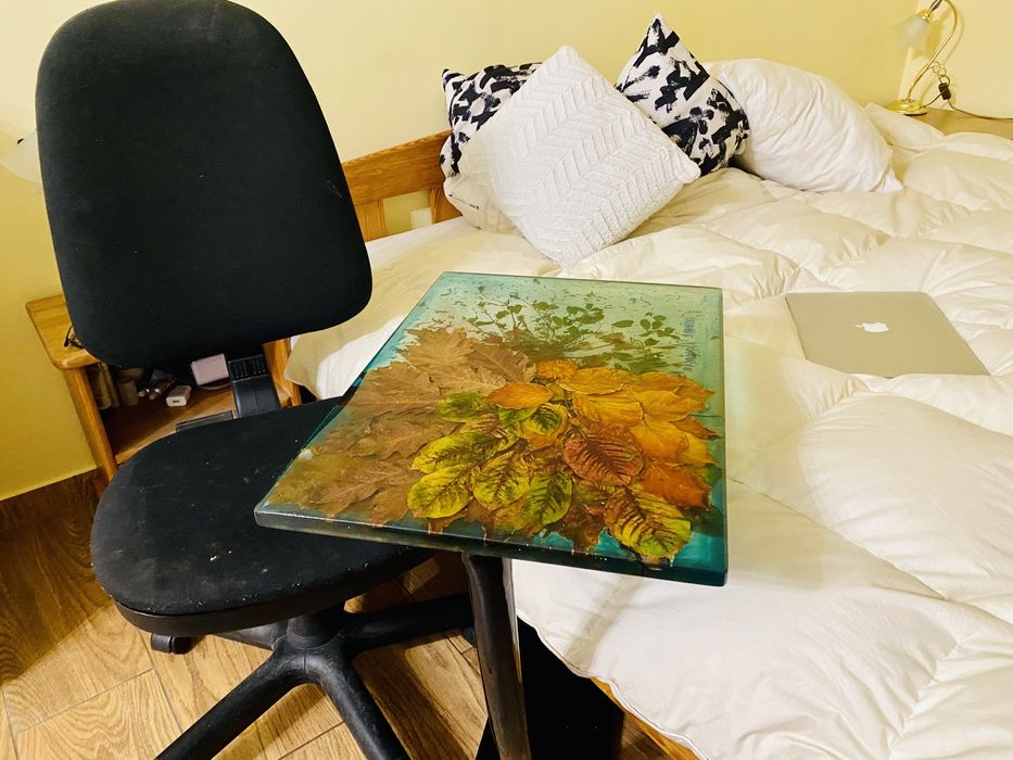 Stół z żywicy epoksydowej, ergonomiczny "Jesienne wariacje"