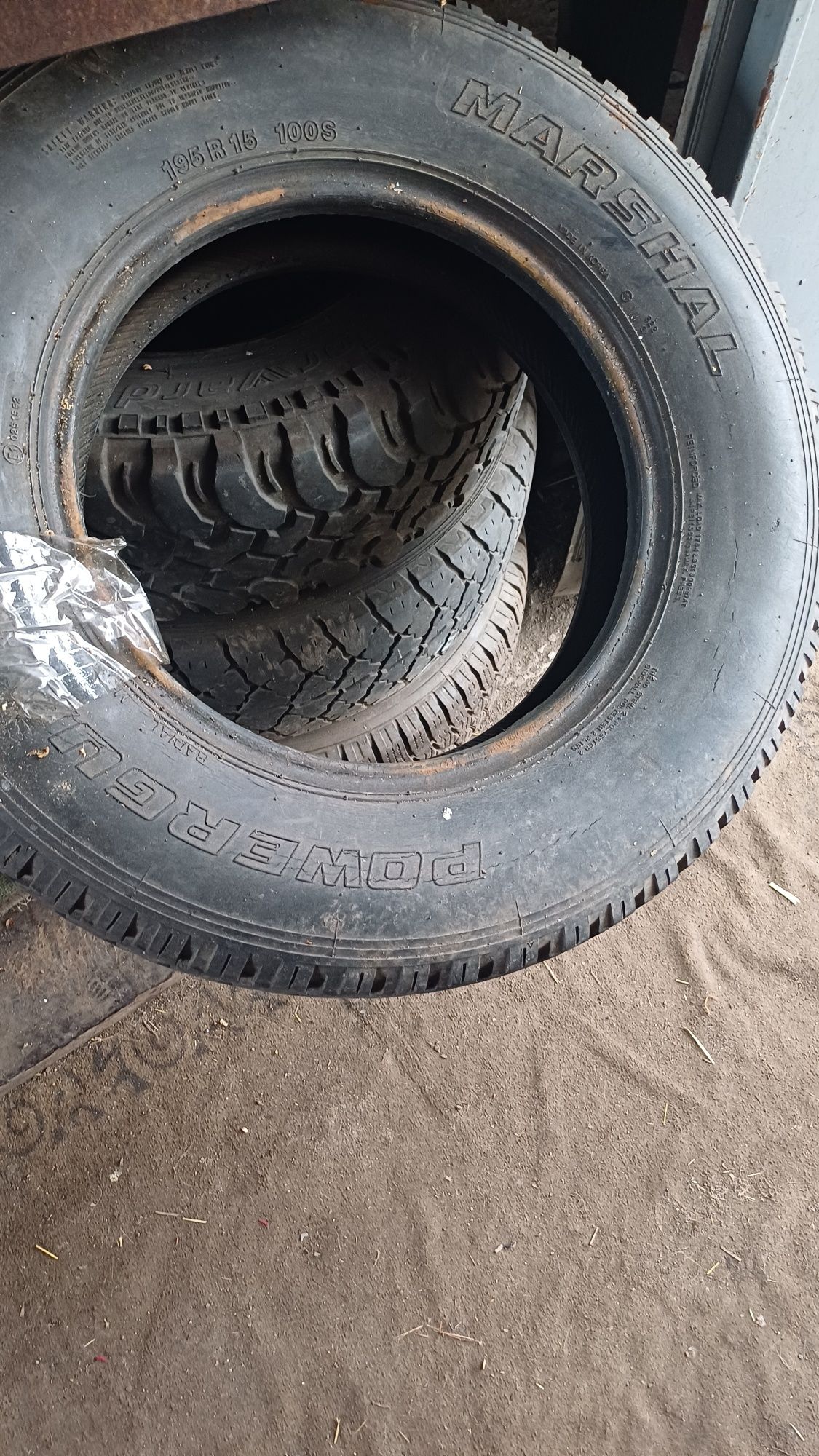 Резина  на запаску R15.