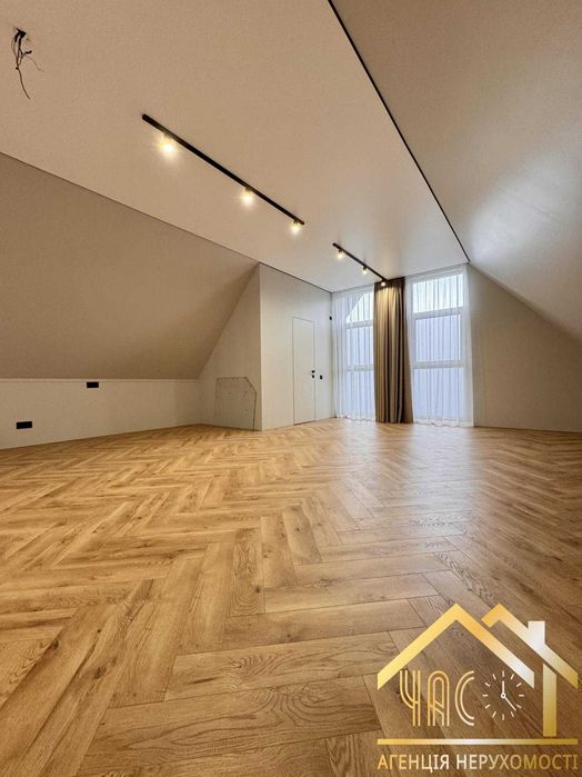 Таунхаус з новим ремонтом та газом! БЕЗ КОМІСІЇ!