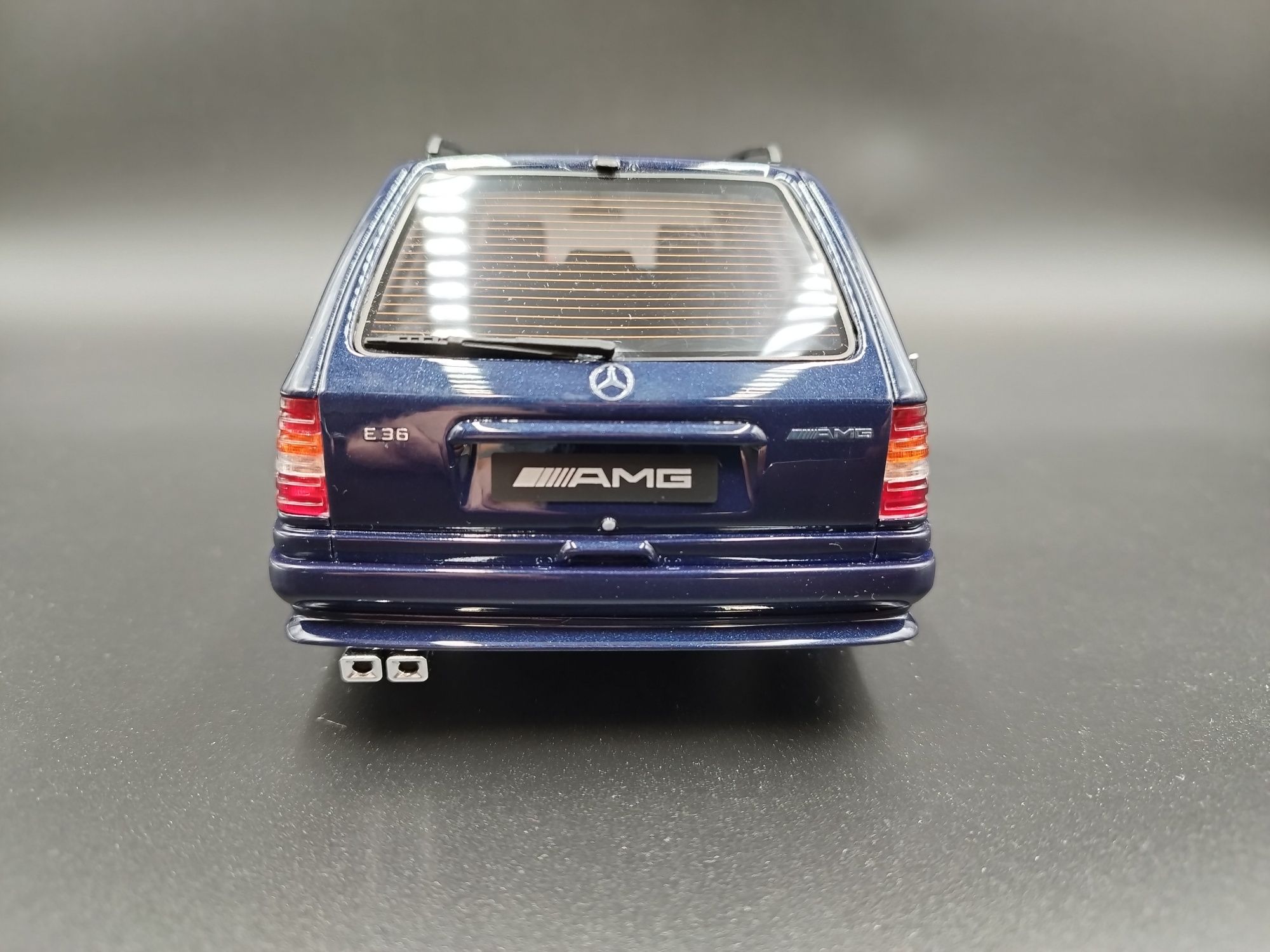 1:18 Otto Mercedes Benz S124 AMG  E36 Blue Model