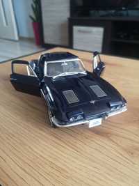 Model Chevrolet Corvette 1963 1:18