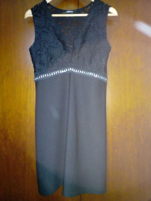 Dois vestidos pretos