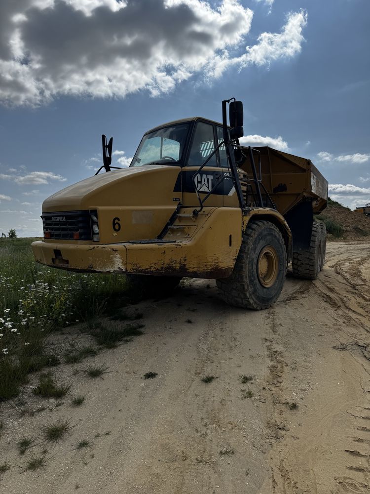 Wozidło CAT 735 B. 2008 rok