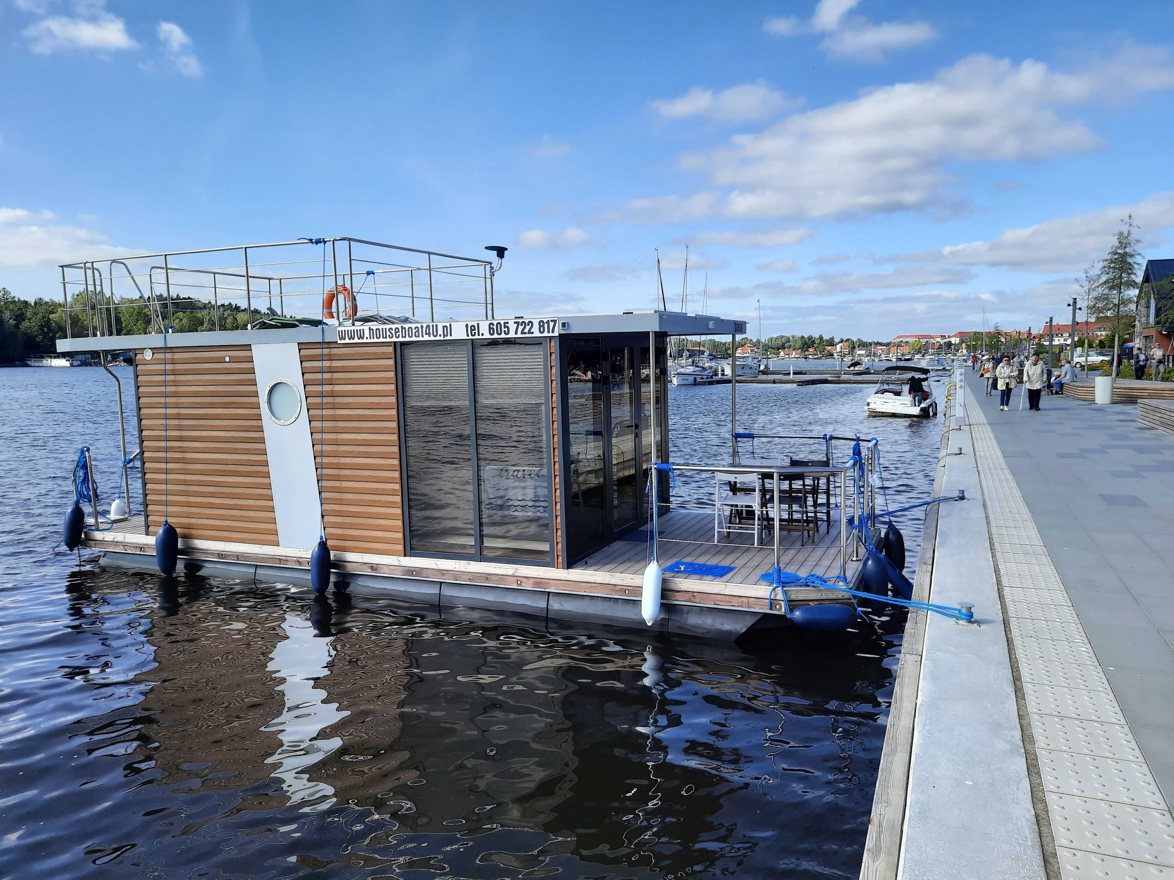 Domki nad jeziorem,  Czarter houseboat . Ostatni termin na majówkę