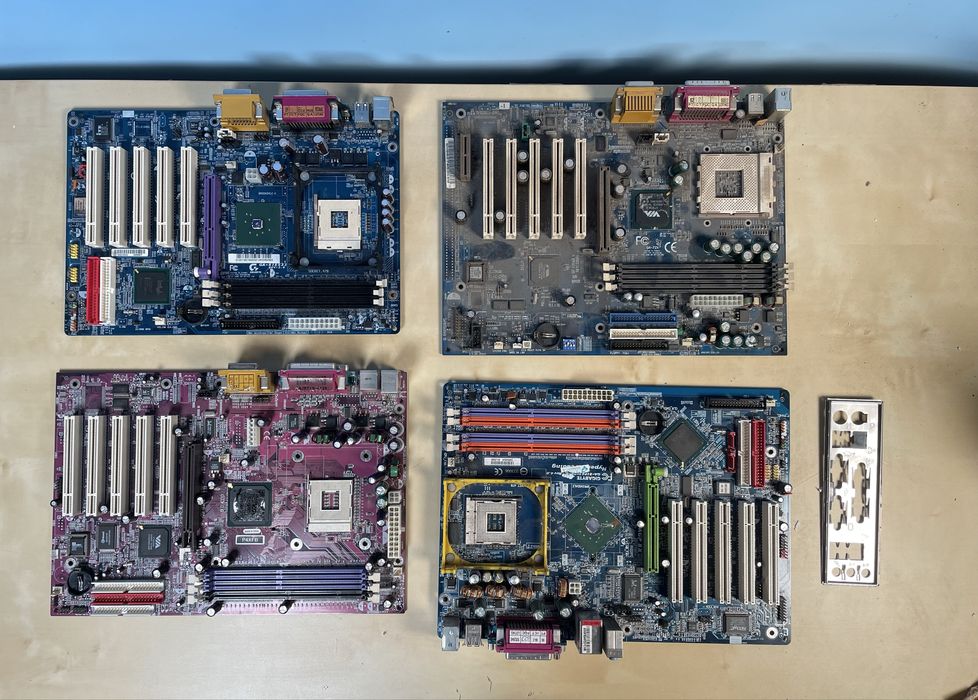Stare płyty główne Płyta główna Gigabyte