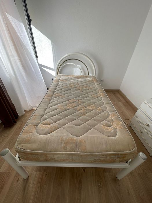 Cama de ferro +estrado + colchão